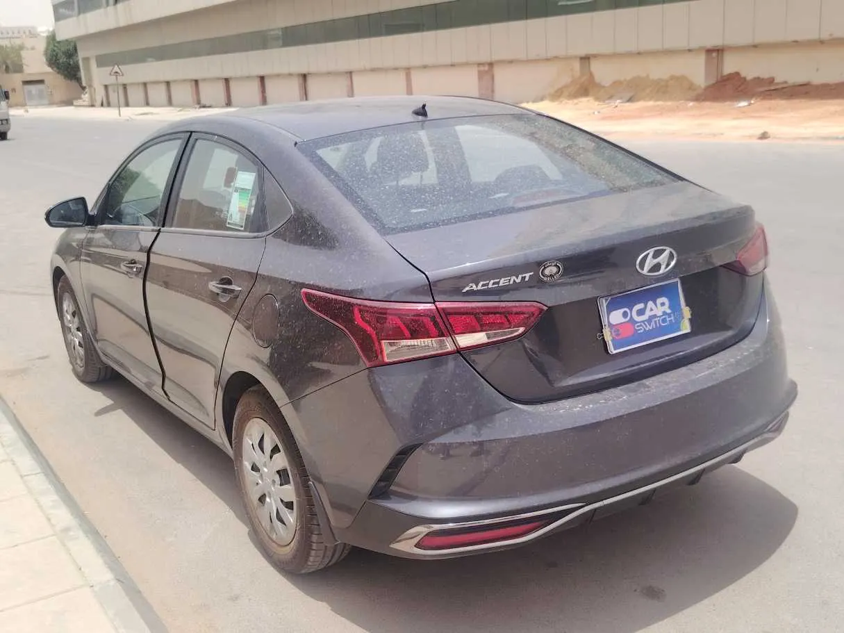 Car image 7