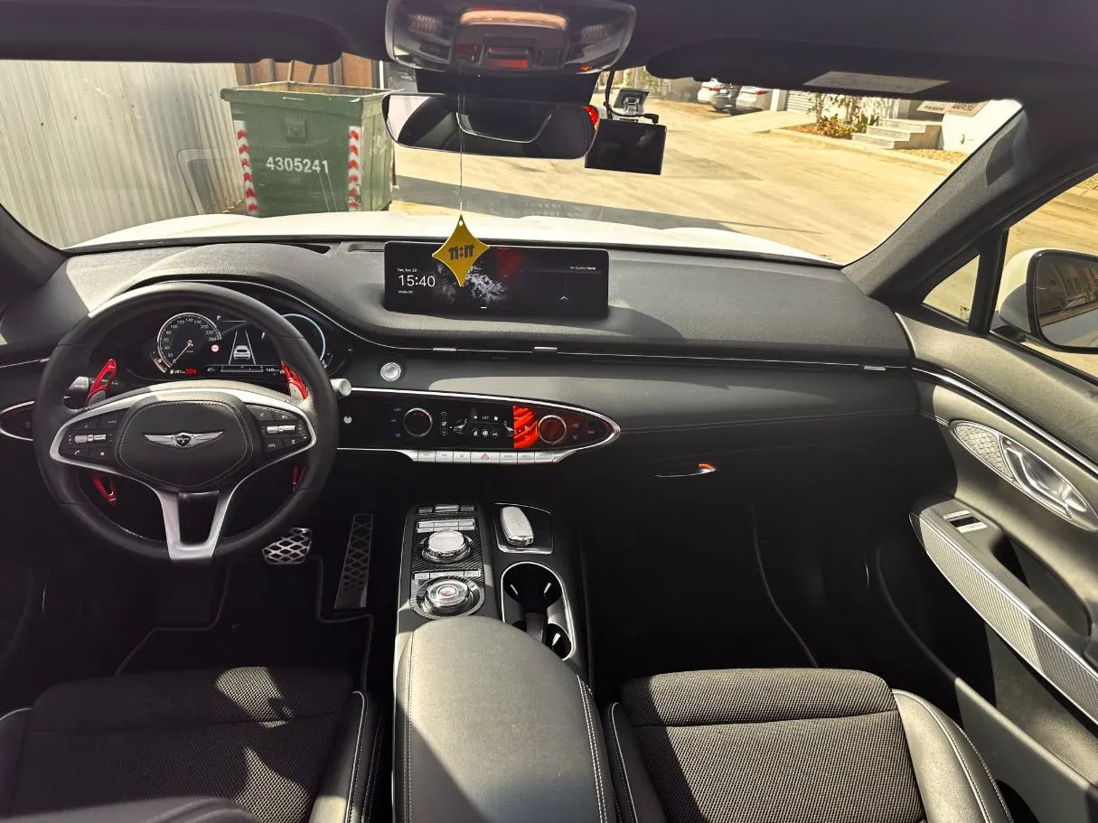 Car image 16