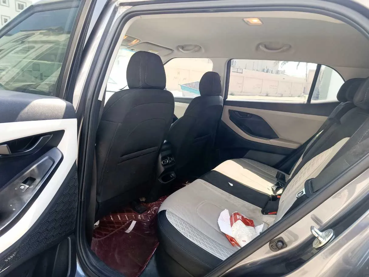 Car image 18