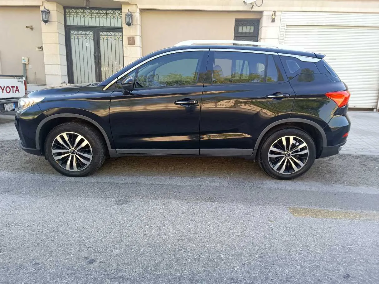 Car image 6