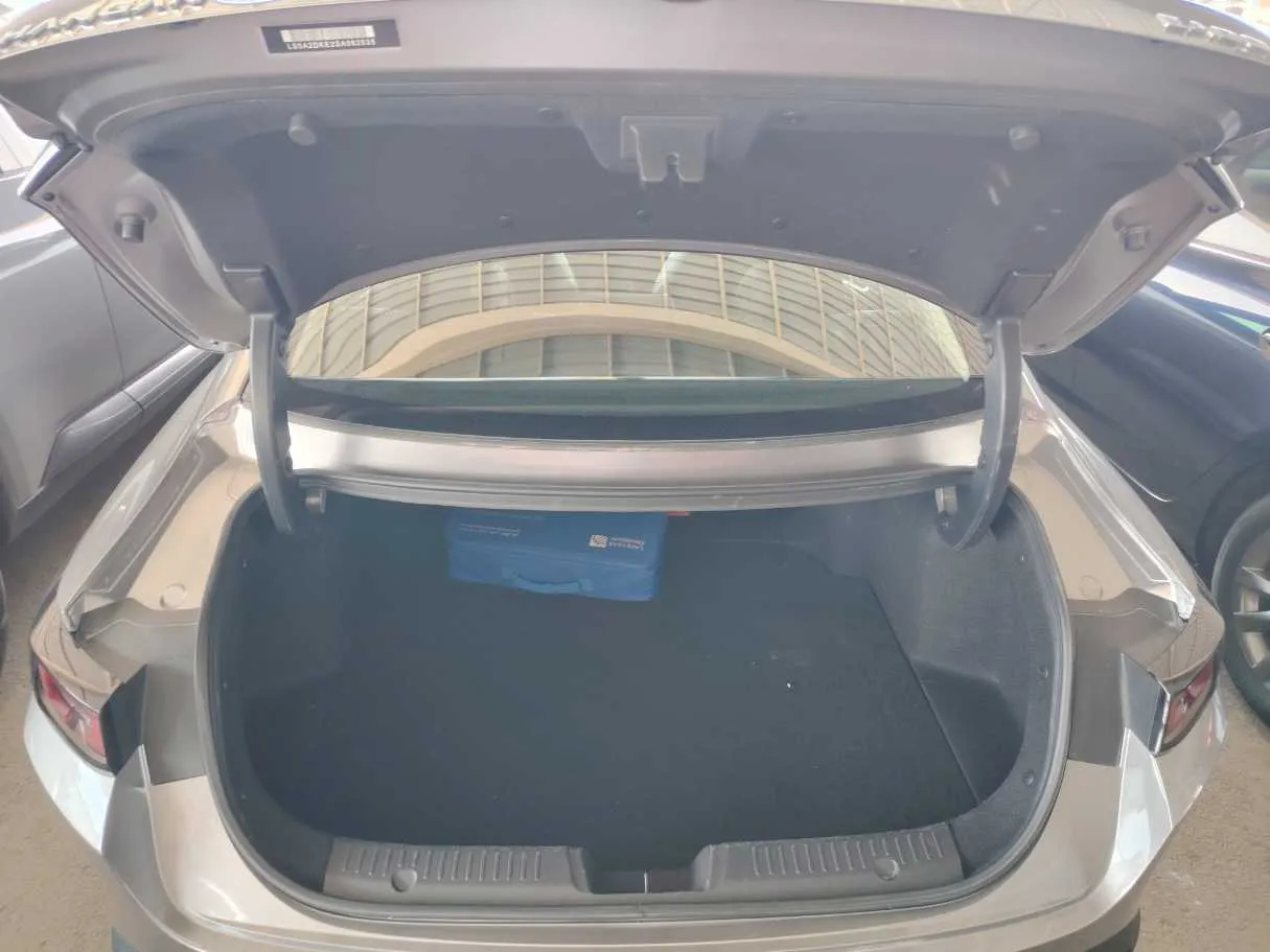 Car image 31
