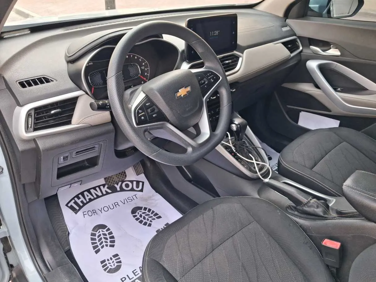 Car image 11