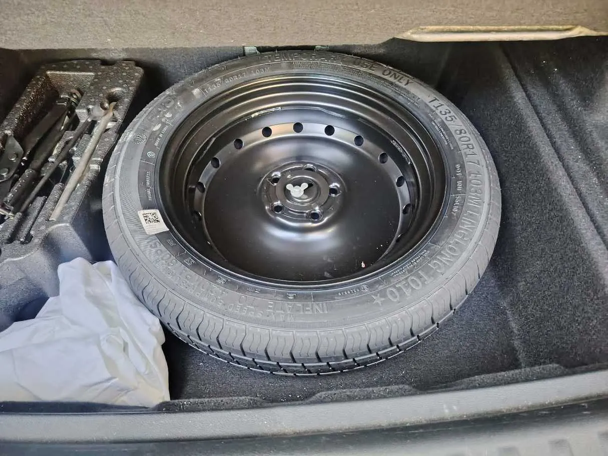 Car image 48