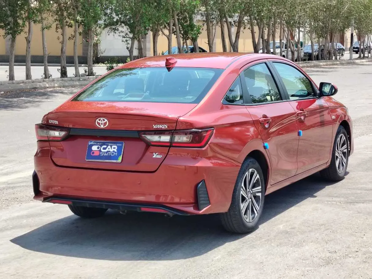 Car image 5