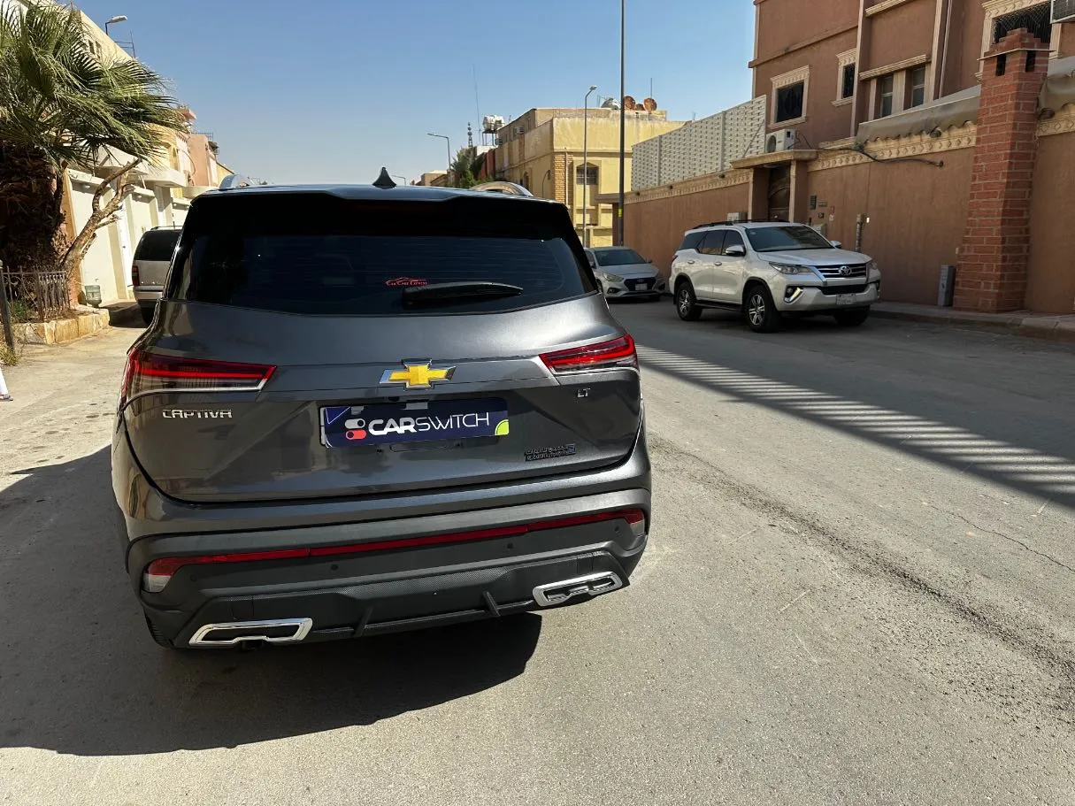 Car image 6