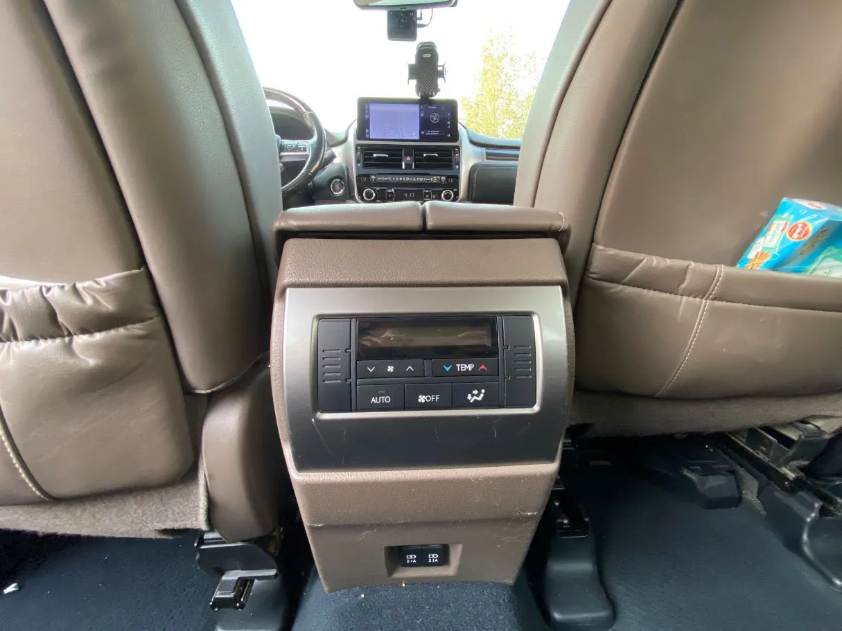 Car image 29