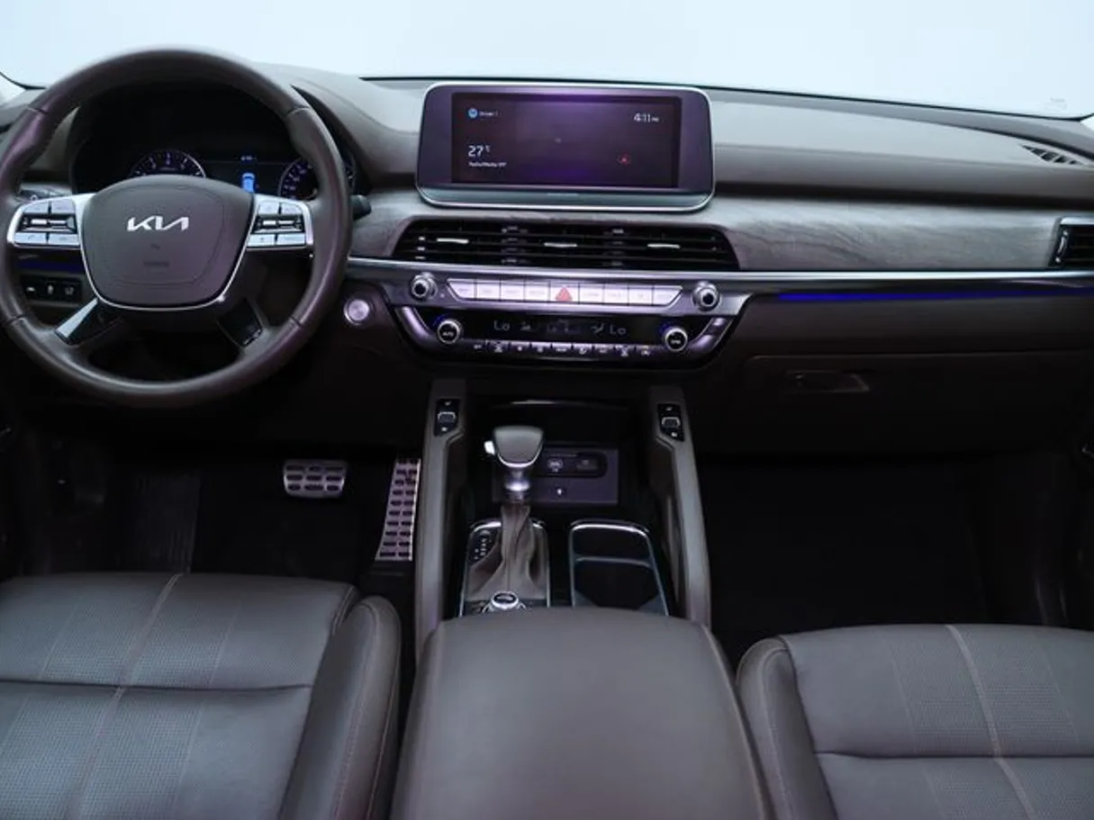 Car image 14