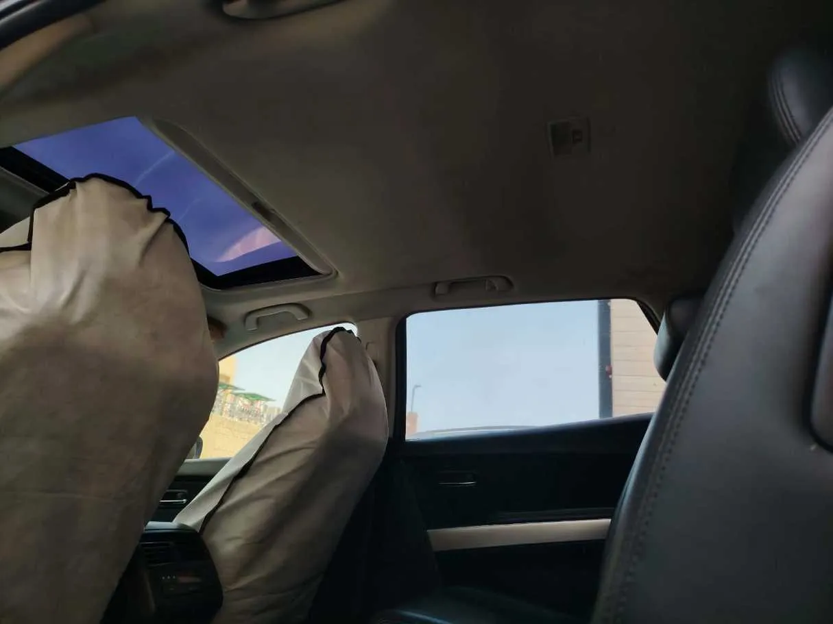 Car image 32