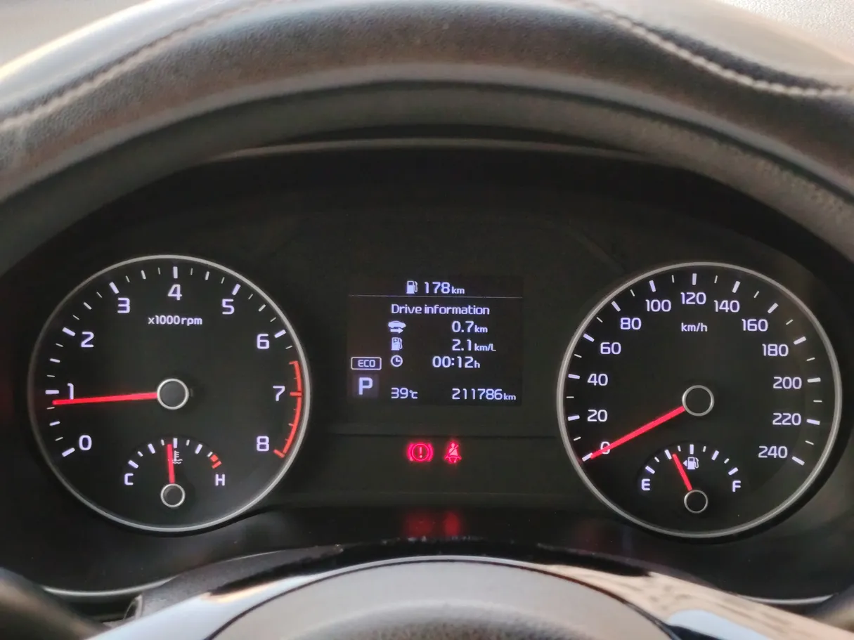 Car image 24