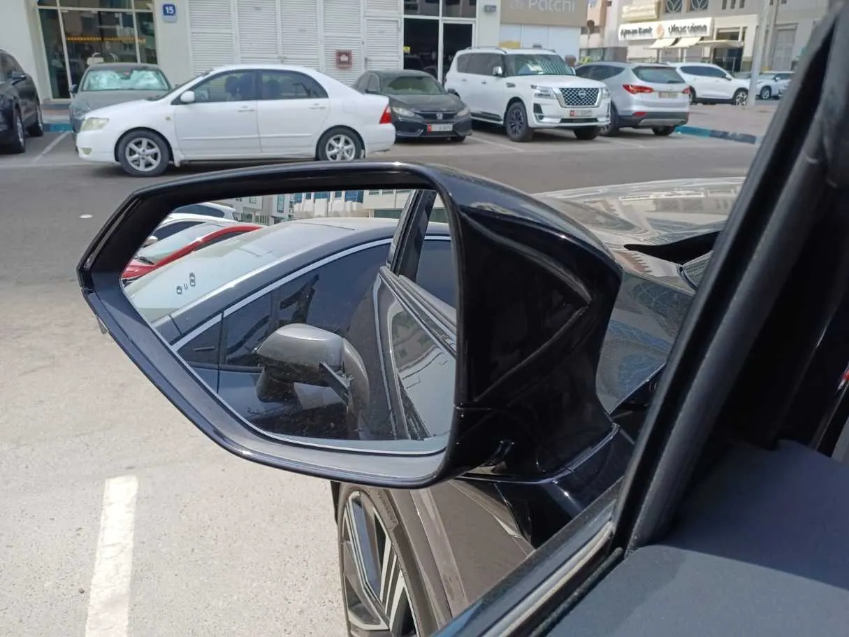 Car image 21