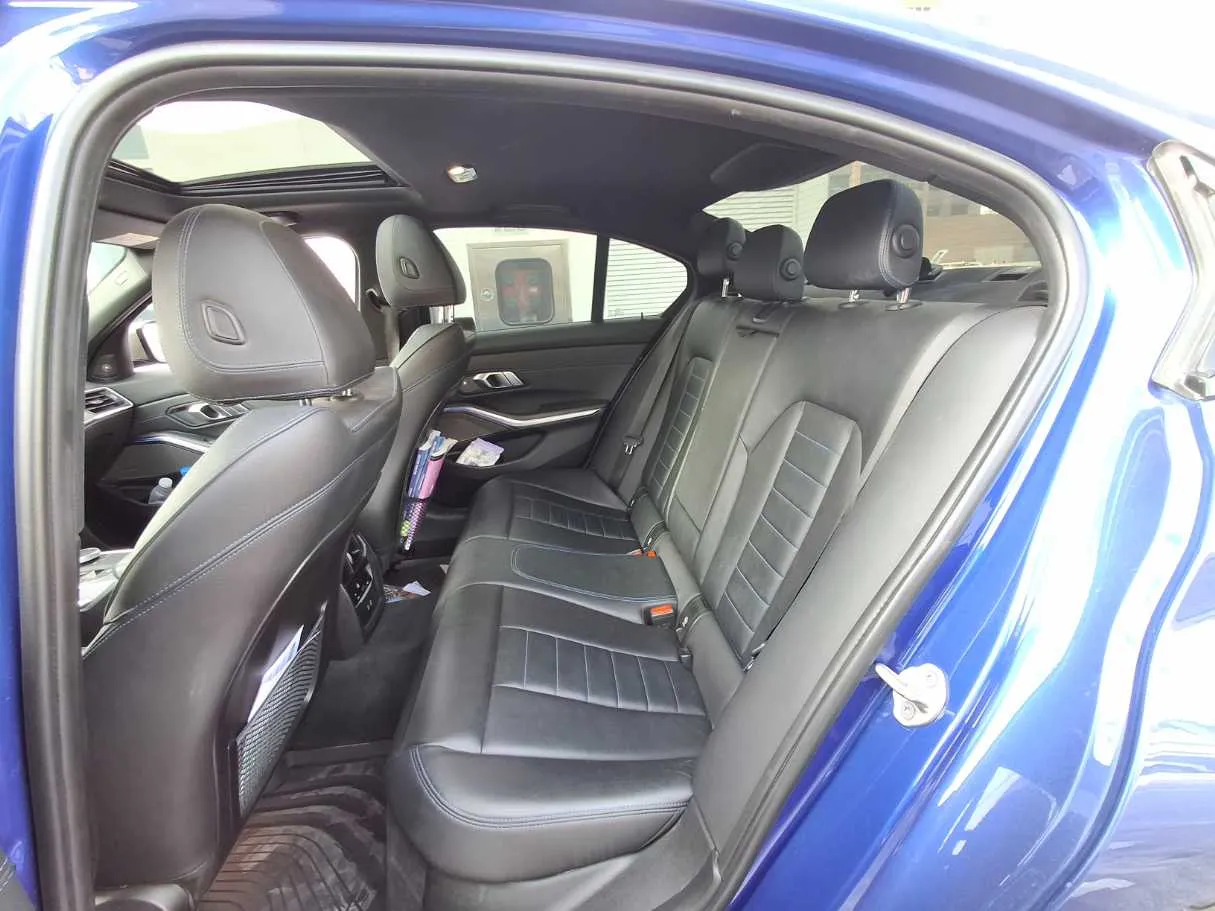 Car image 13
