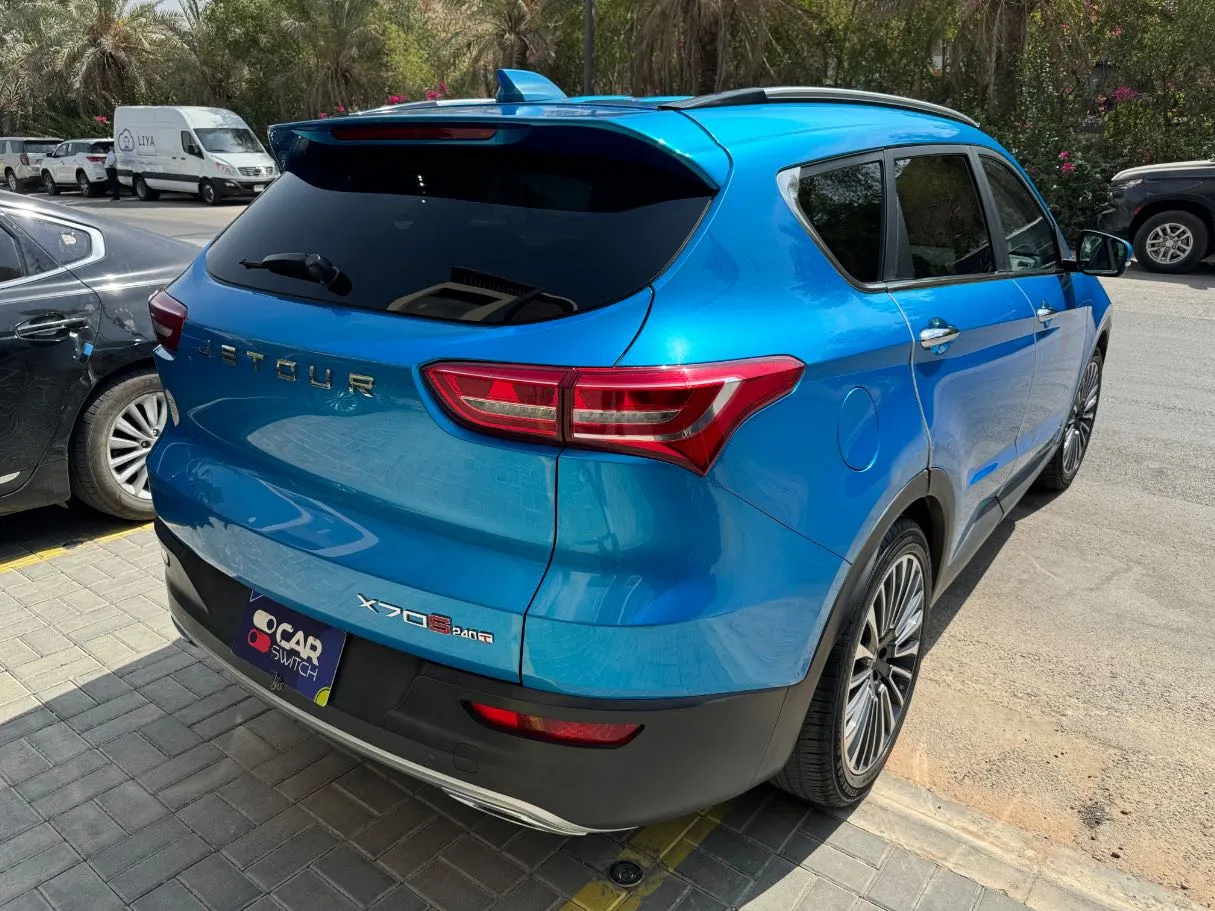 Car image 5