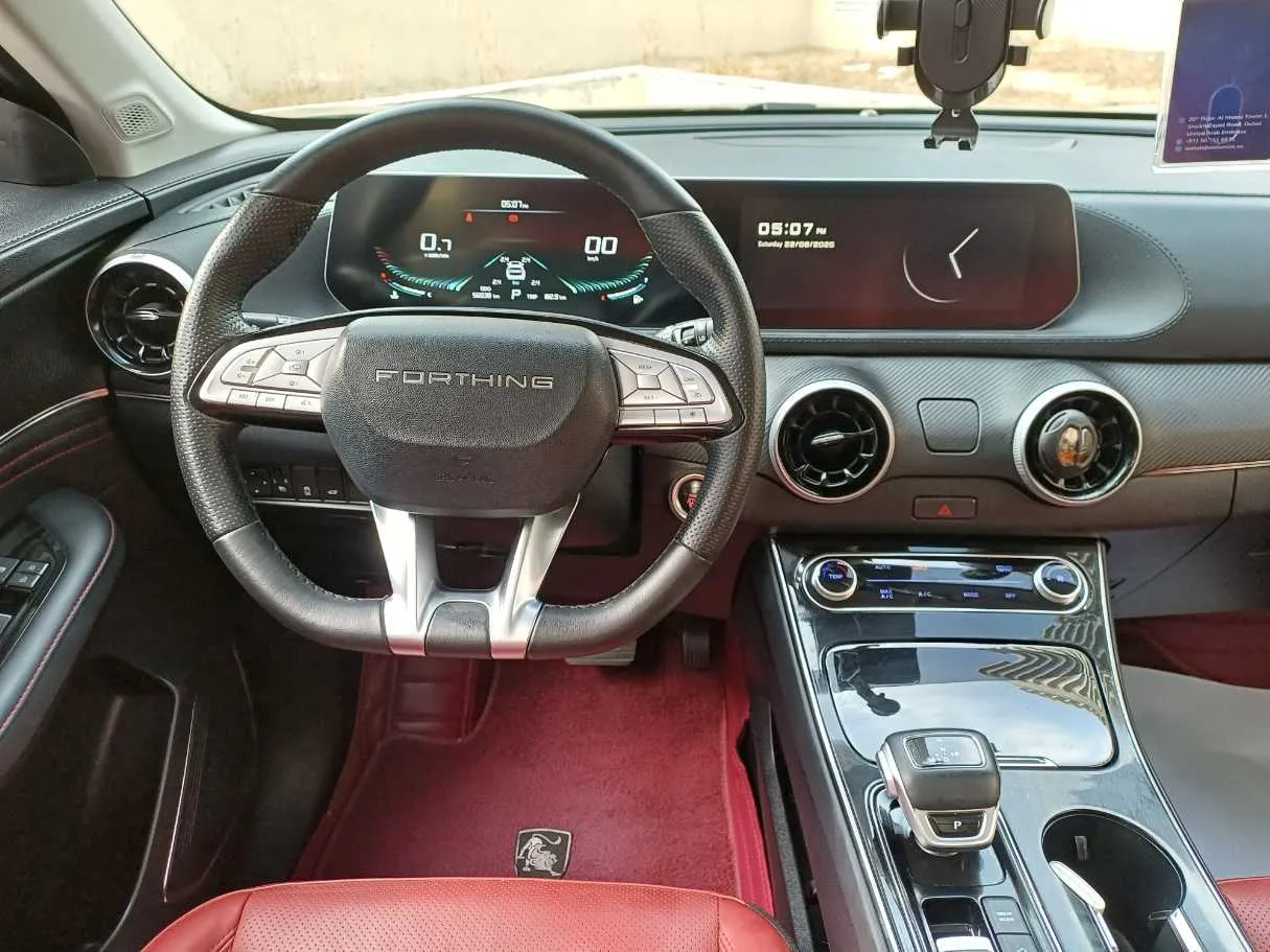 Car image 16