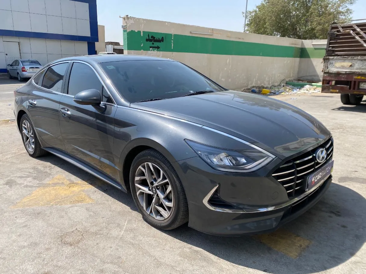 Car image 3