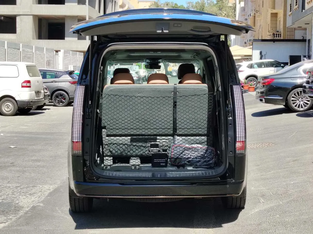 Car image 25