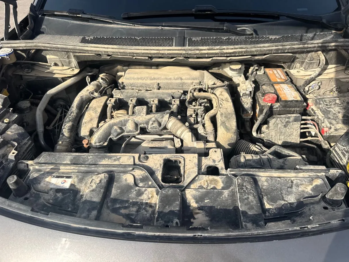 Car image 23