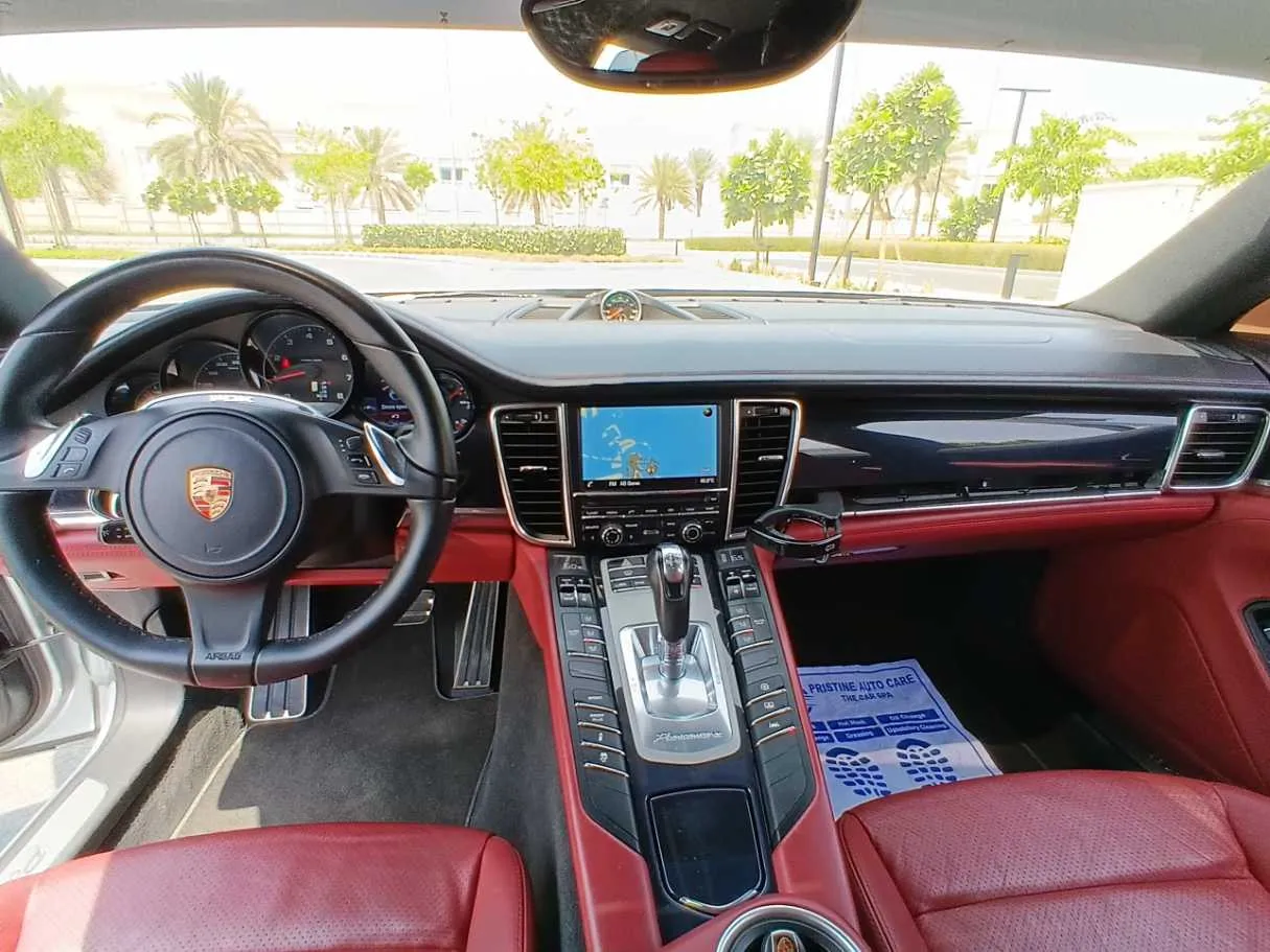 Car image 14