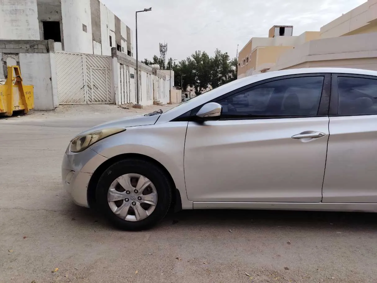 Car image 8