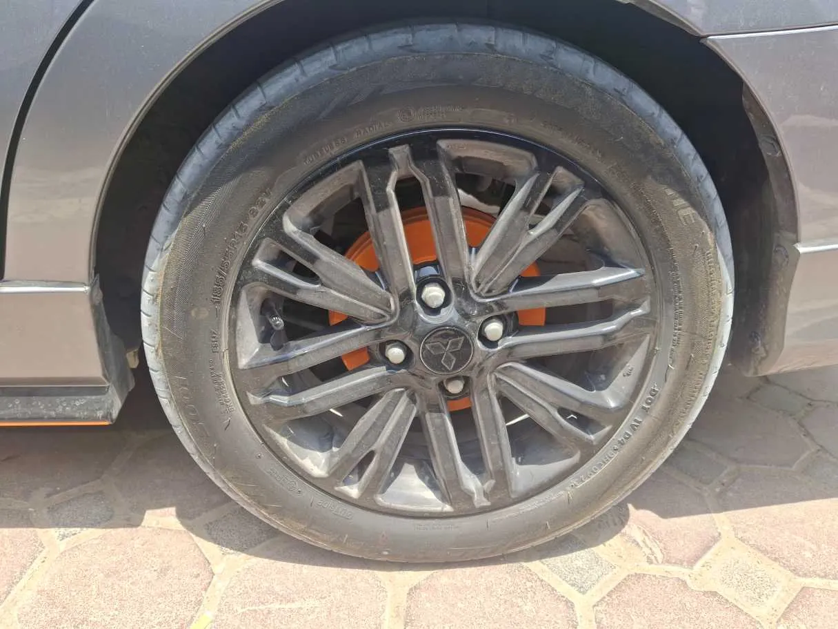 Car image 13