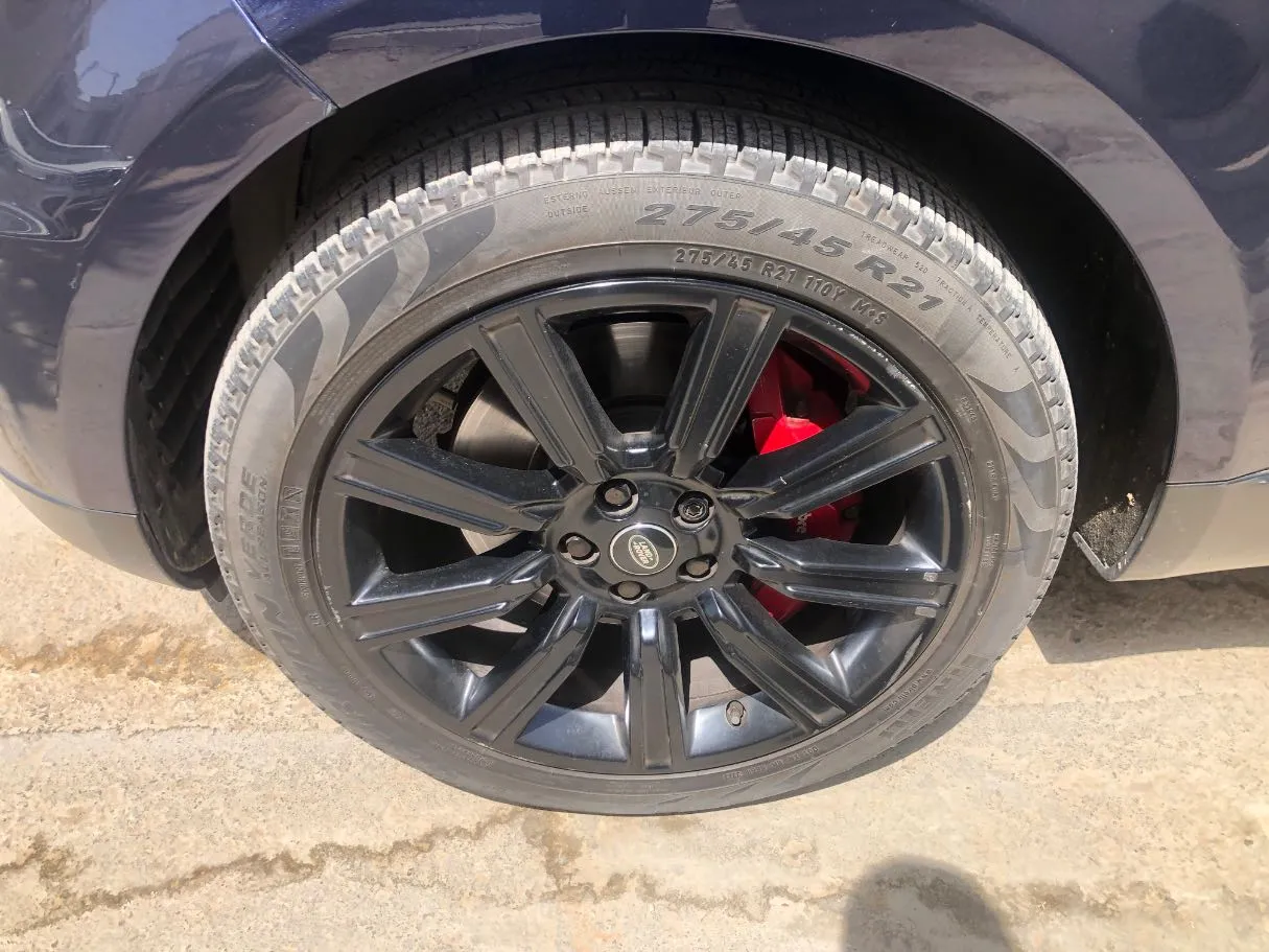 Car image 10