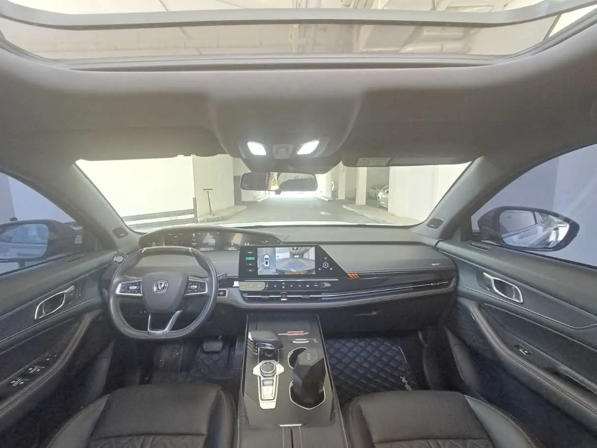 Car image 13