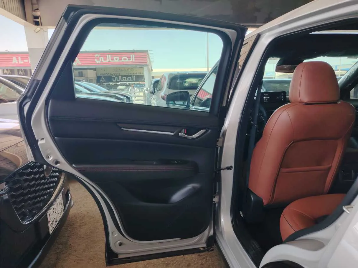 Car image 21