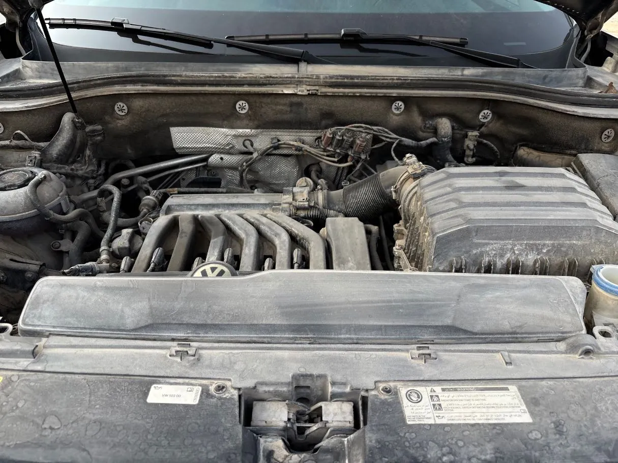Car image 30