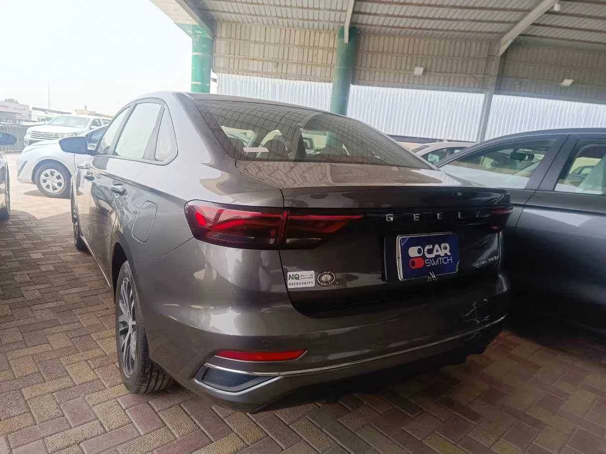 Car image 6
