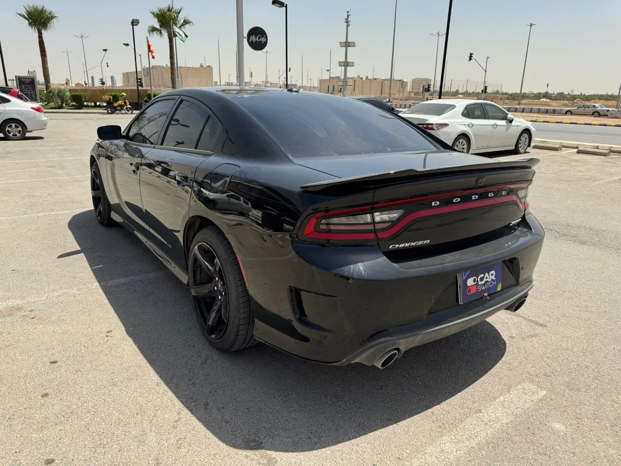 Car image 7