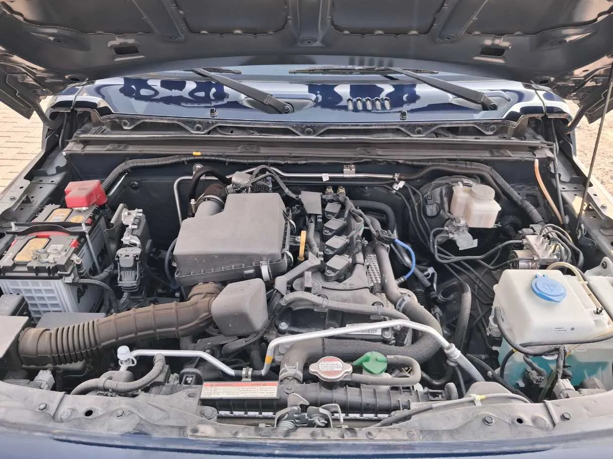 Car image 18
