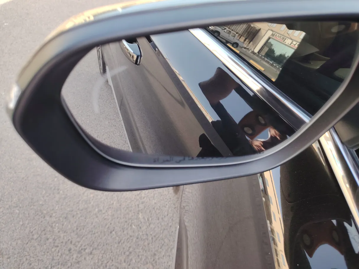 Car image 28