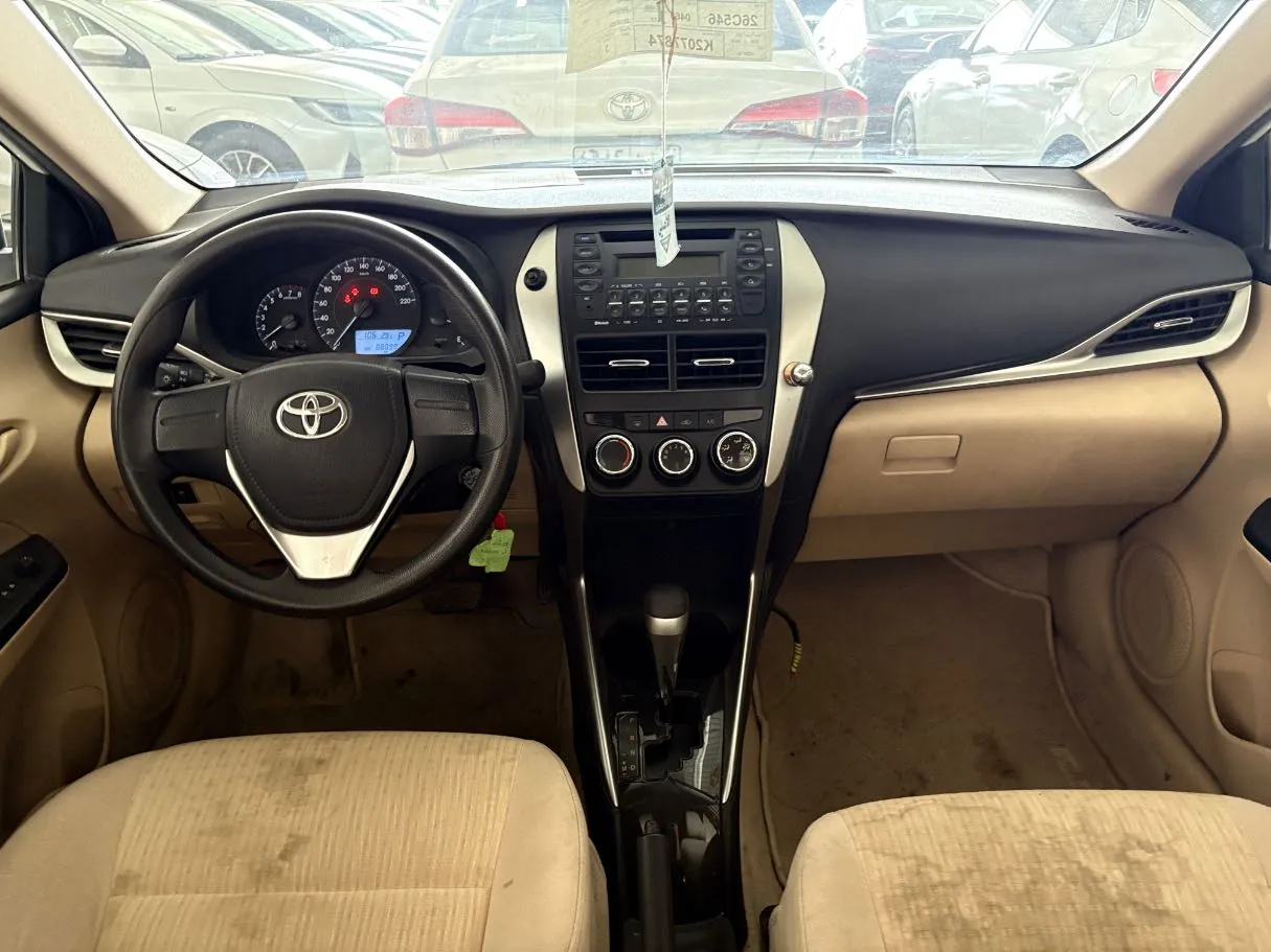 Car image 20