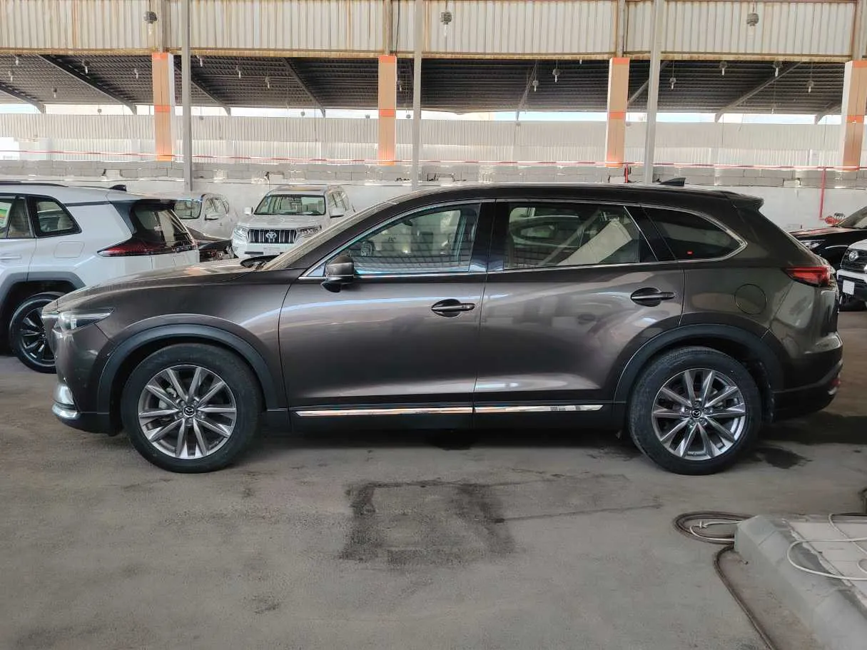 Car image 8