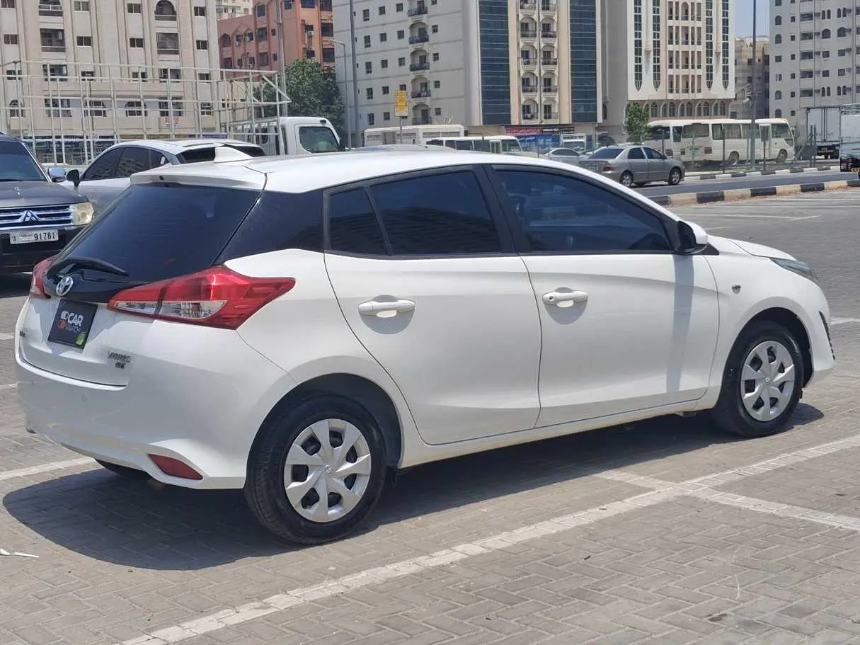 Car image 7