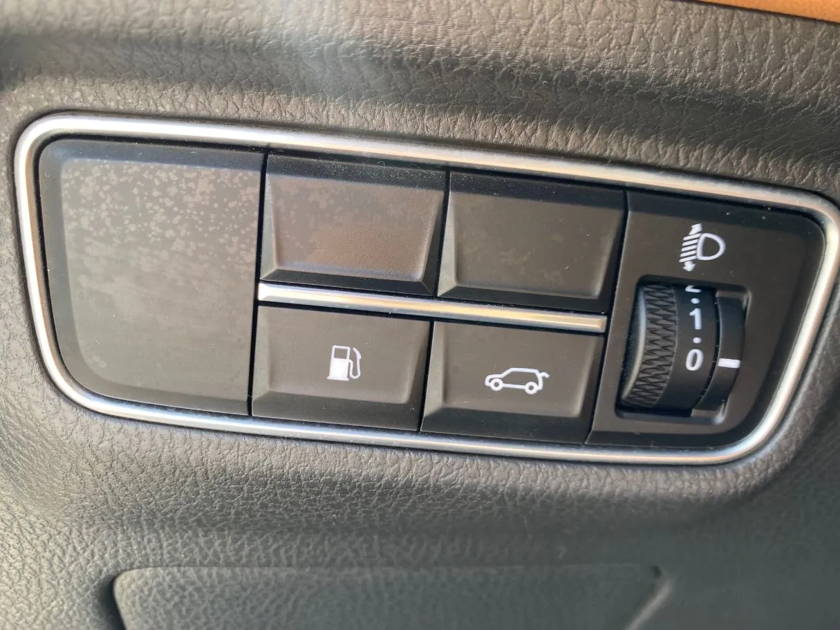 Car image 27