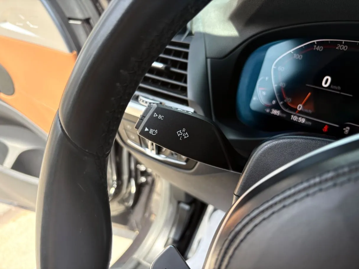 Car image 33