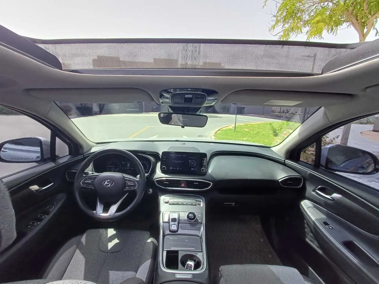 Car image 14