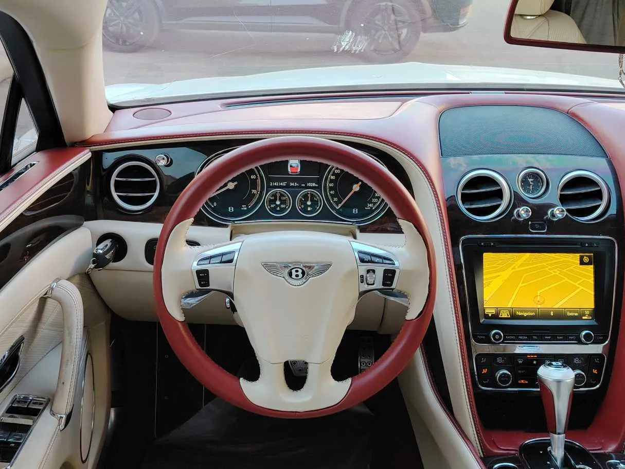 Car image 24