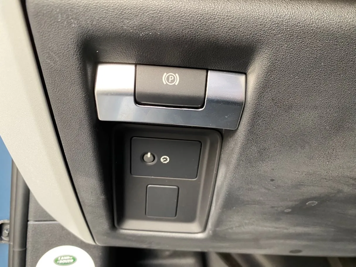 Car image 33
