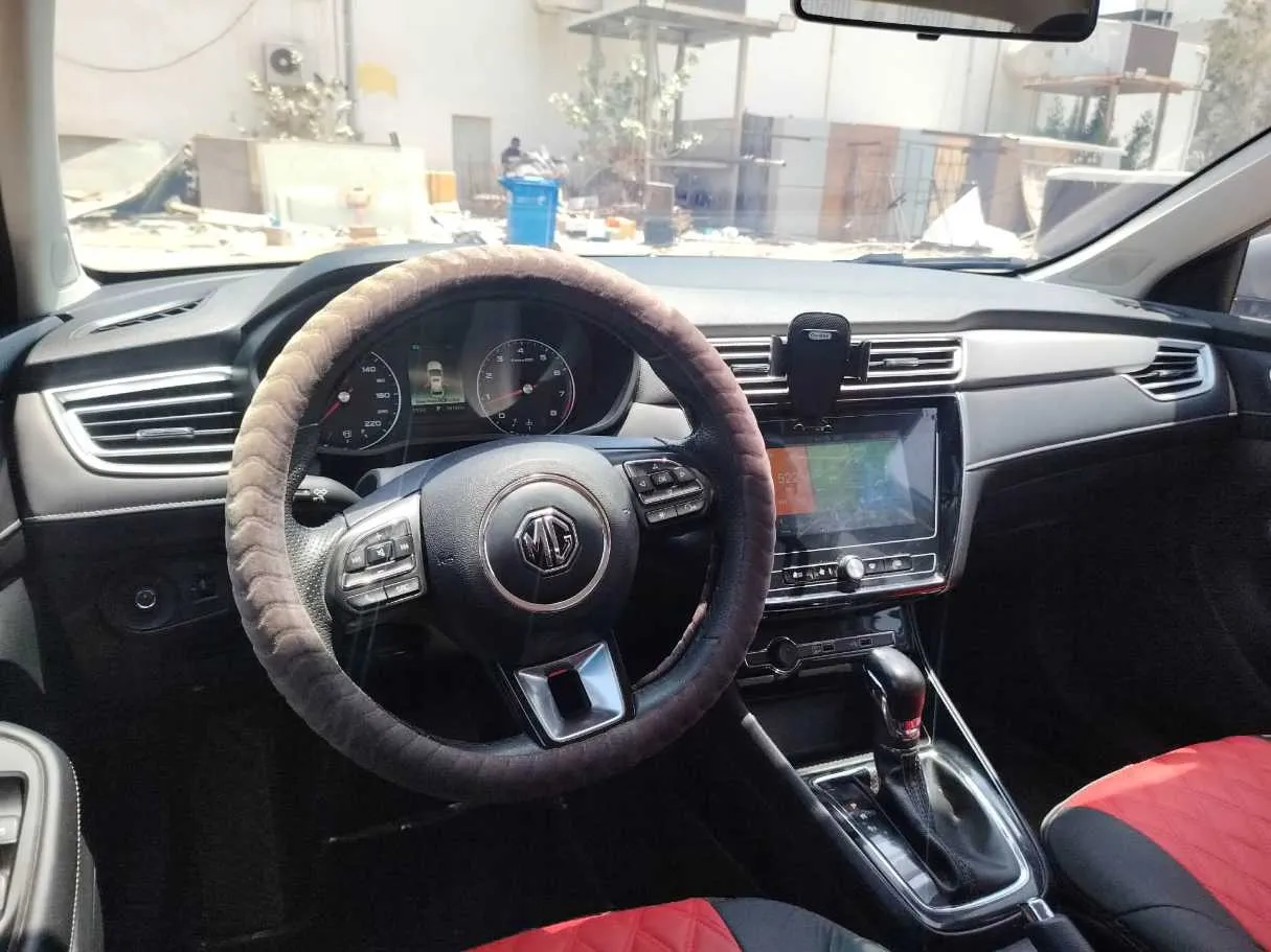 Car image 24