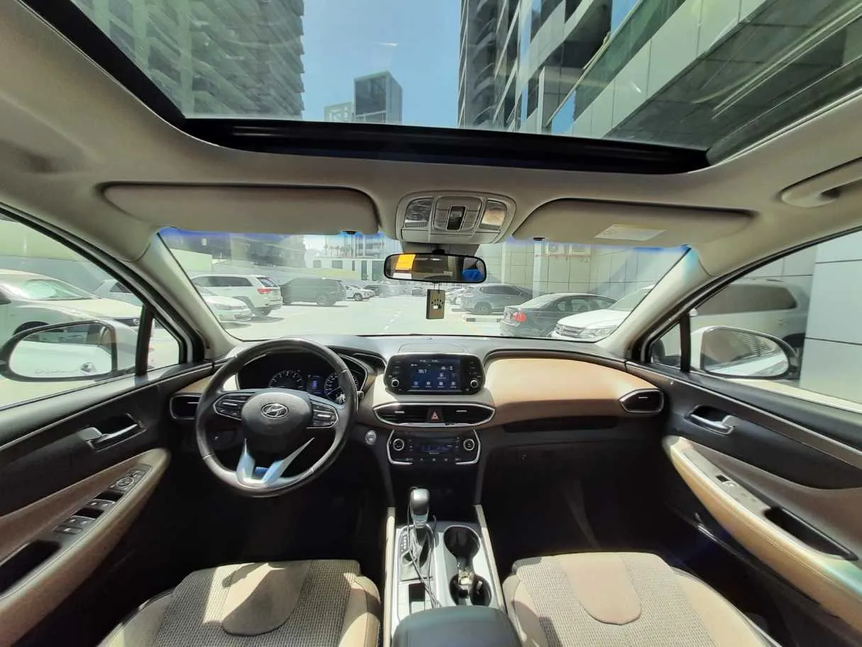 Car image 17