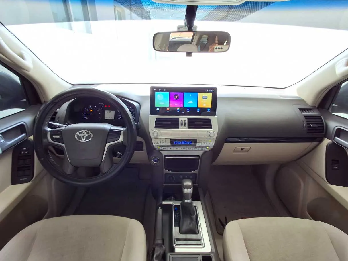 Car image 11
