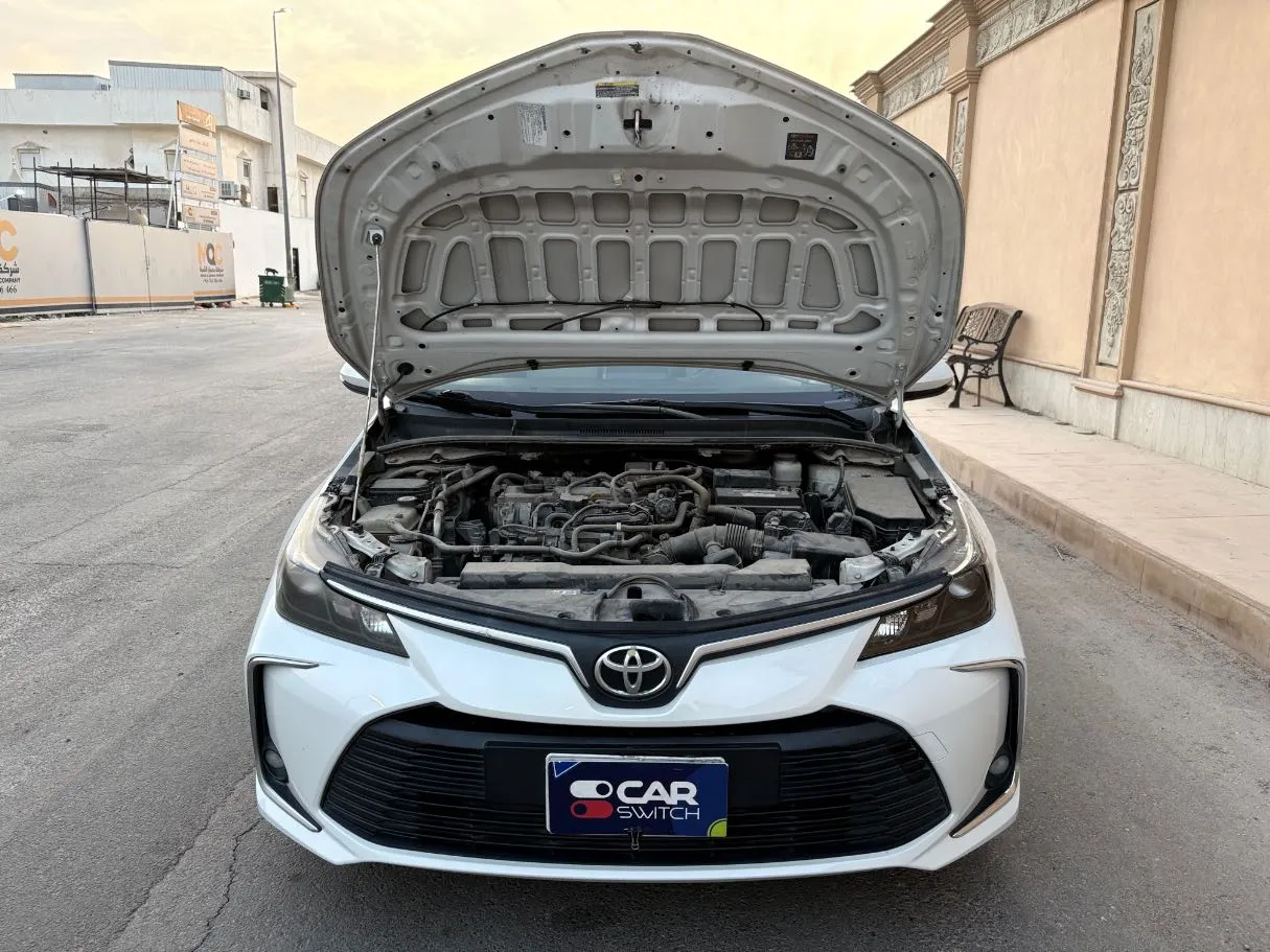 Car image 25