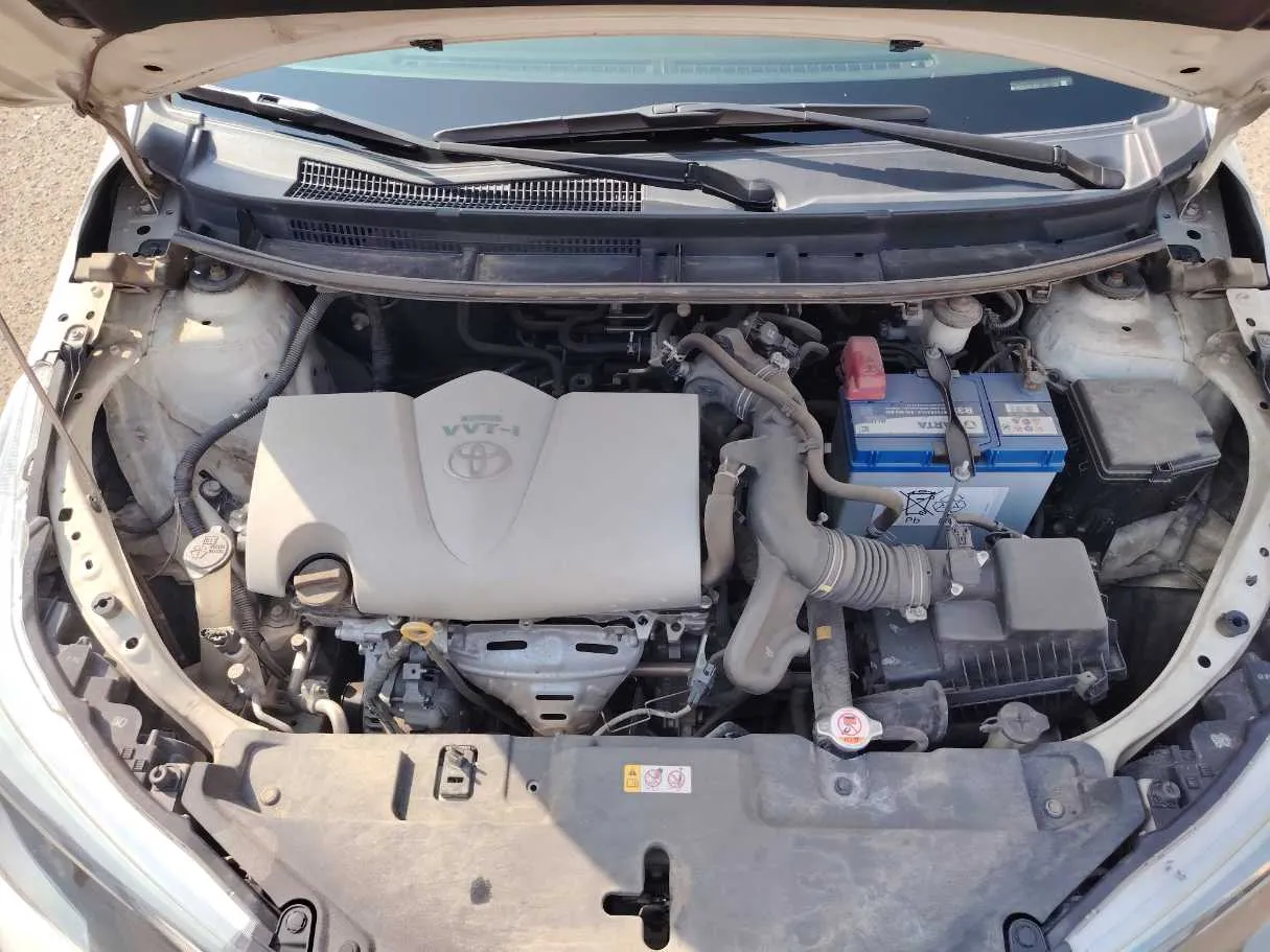 Car image 30