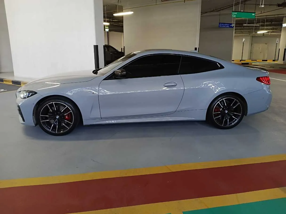 Car image 4