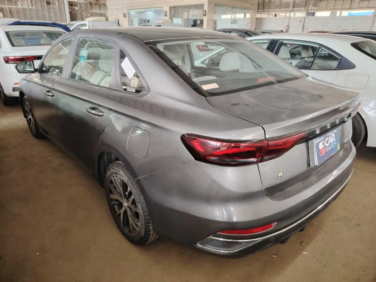 Car image 7