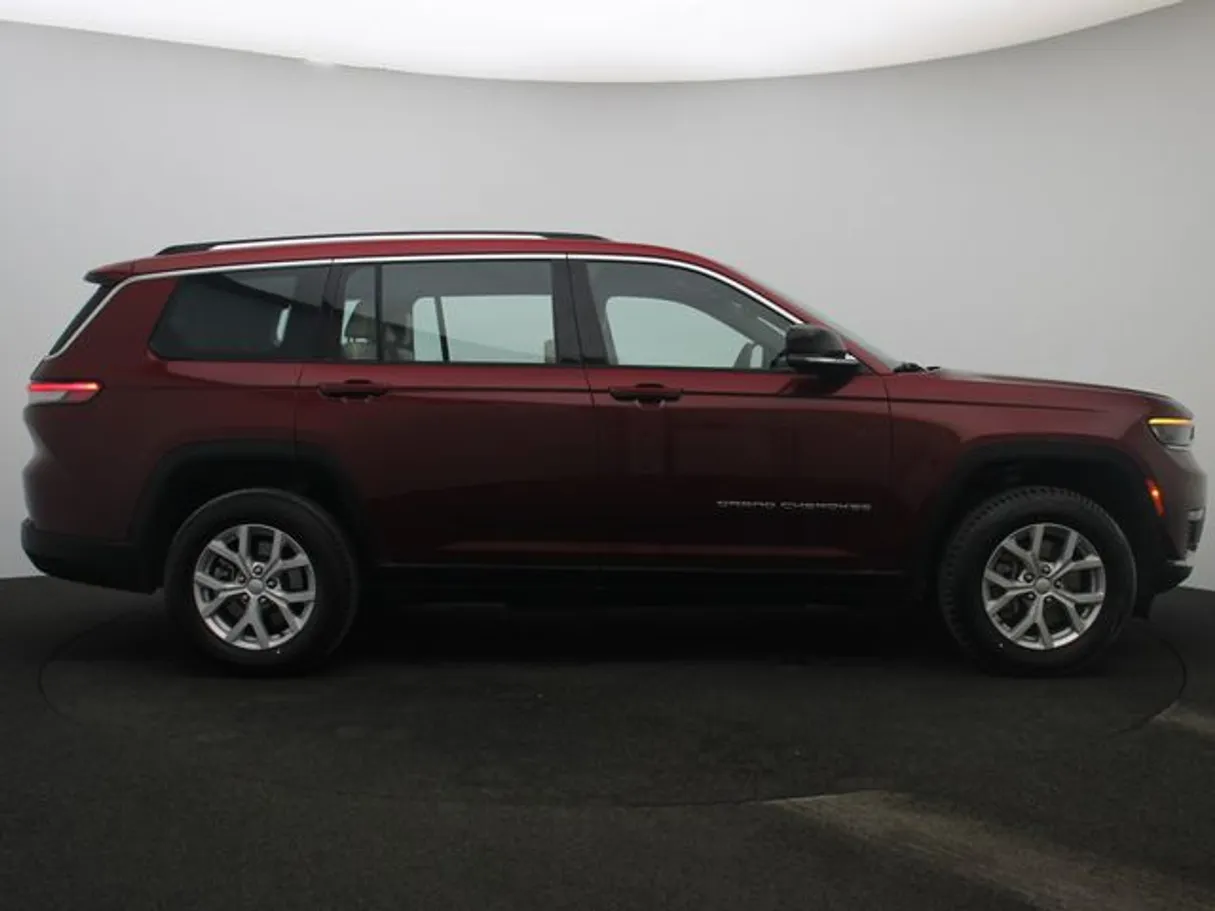 Car image 13