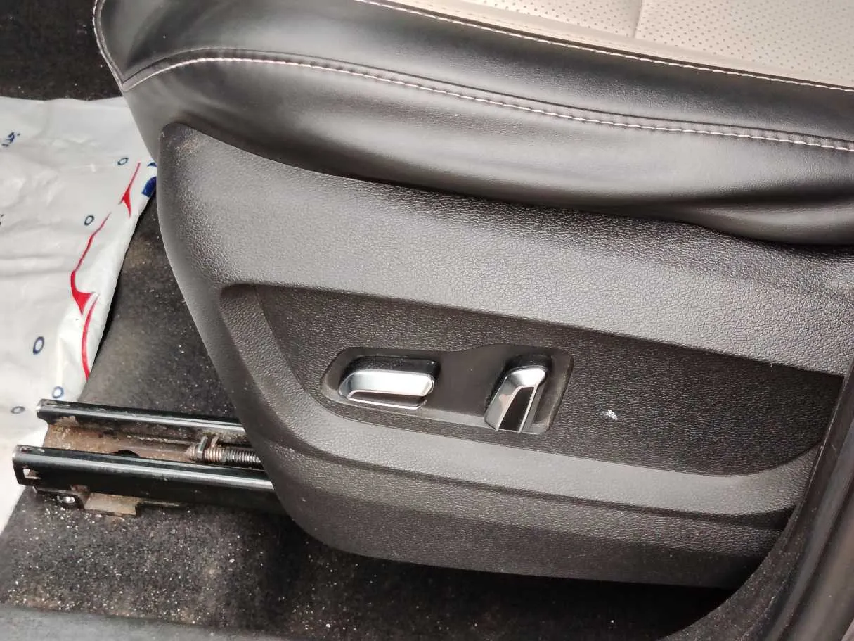Car image 31