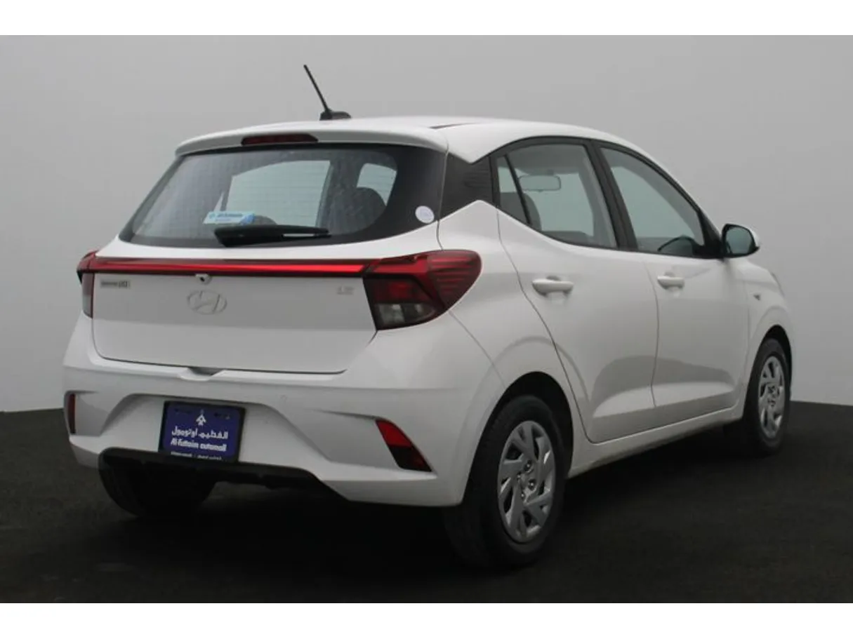 Car image 2