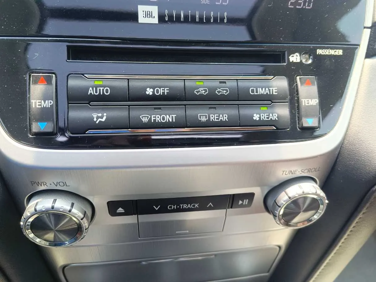 Car image 37